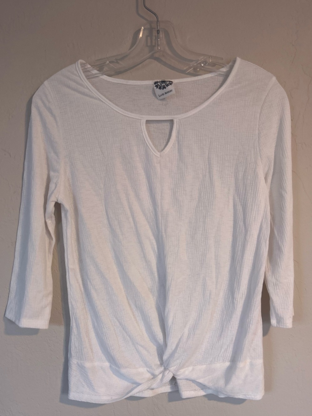Women’s Late August Top White Size Large   (1707)